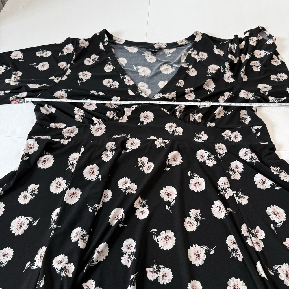 Torrid Black Pink Floral Studio Knit‎ Flutter Sleeve Stretch Dress Size 4X - Picture 9 of 11